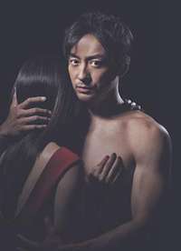 �뱻ӵ����12��Ů�˺���
