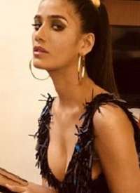 ��2�CPoonamPandey����